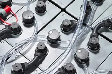 Manutenção de Baterias e Carregadores Masterload.