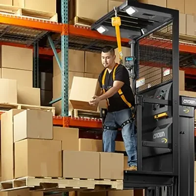 Empilhadeiras Crown Selecionadora